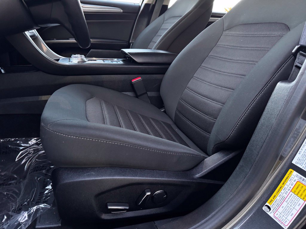 Certified 2019 Ford Fusion SE FWD image 5