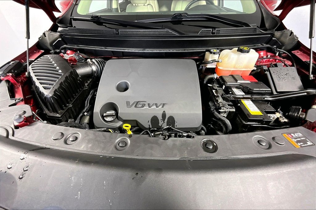 Used 2024 Buick Enclave Essence w/ Technology Package FWD image 9