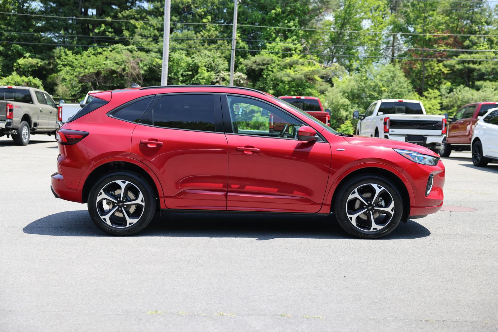 Certified 2023 Ford Escape ST-Line Elite w/ Premium Technology Package AWD/4WD image 6