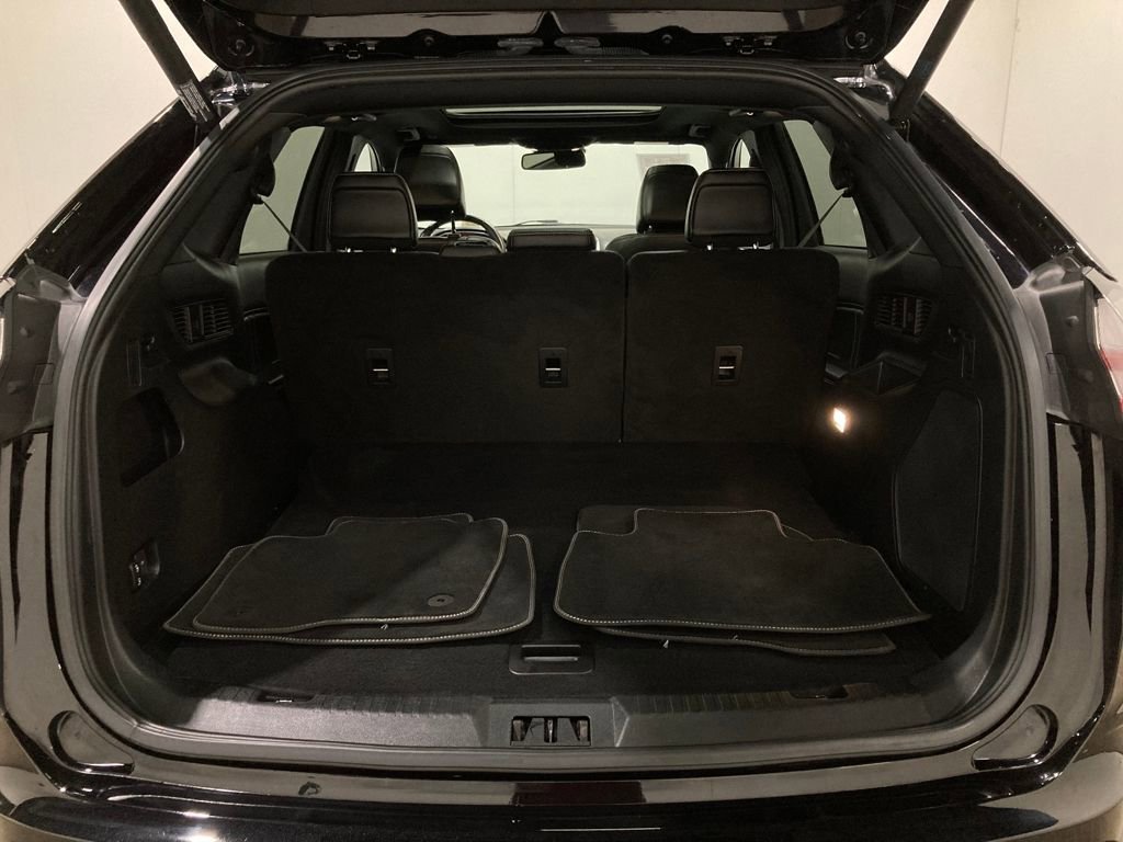 Certified 2022 Ford Edge ST w/ Equipment Group 401A image 9