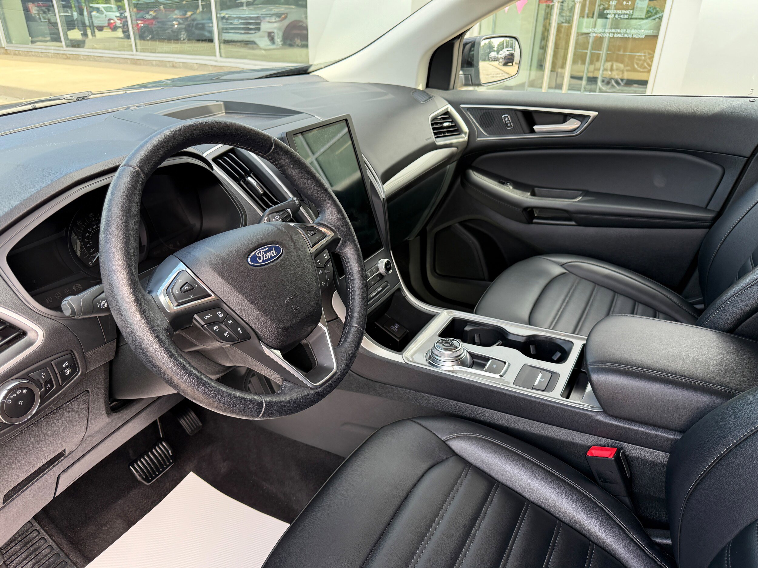 Certified 2024 Ford Edge SEL w/ Convenience Package AWD/4WD image 13
