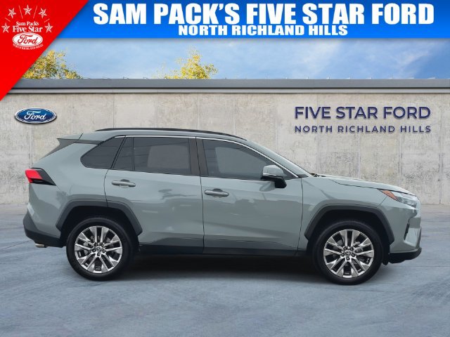 Used 2022 Toyota RAV4 XLE Premium FWD image 10