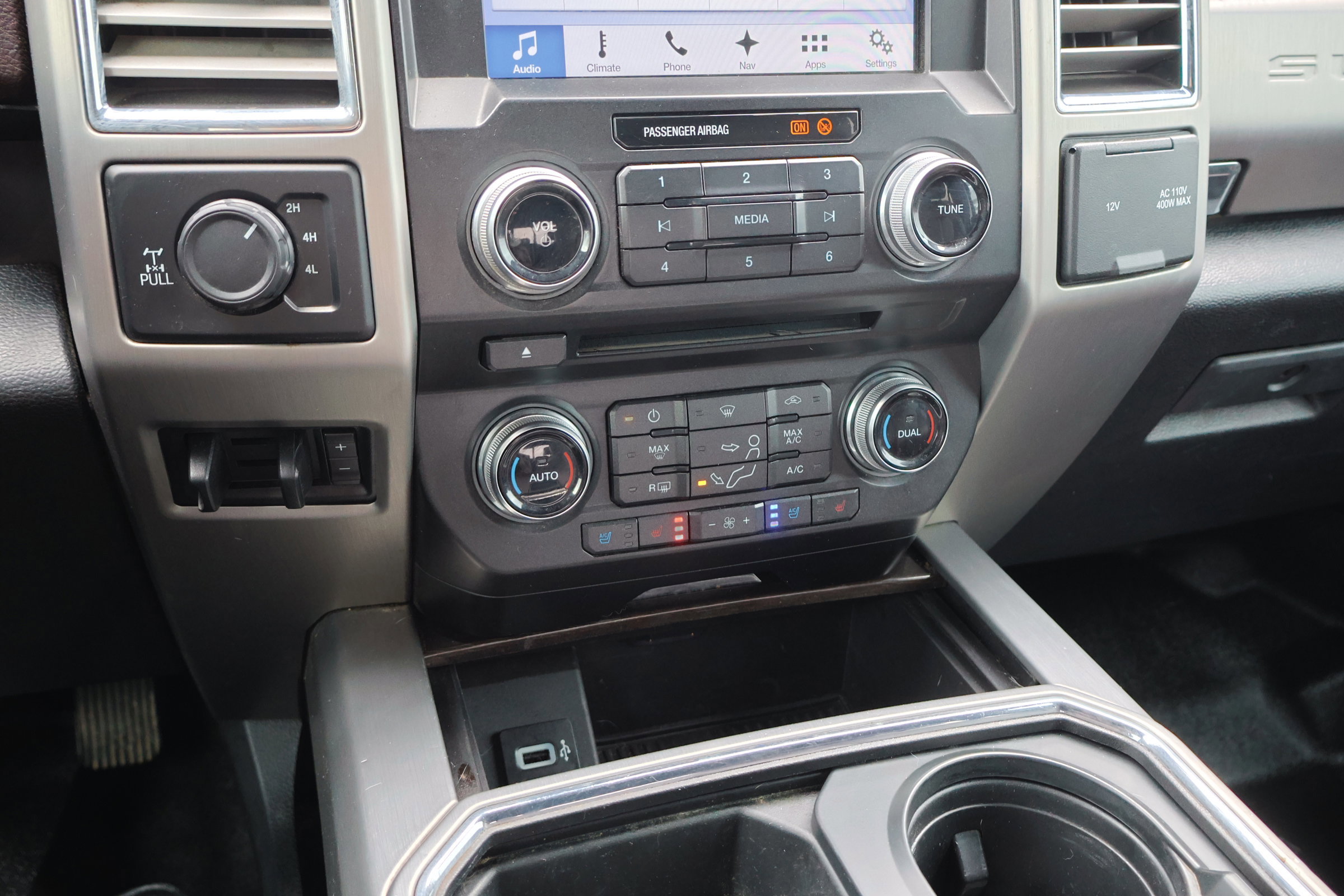 Certified 2017 Ford F250 Platinum w/ Platinum Ultimate Package image 27