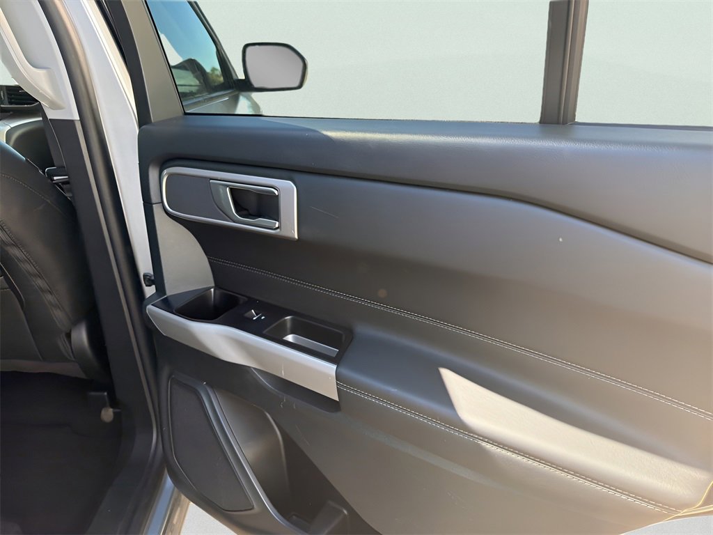Certified 2024 Ford Explorer XLT w/ Equipment Group 202A image 9