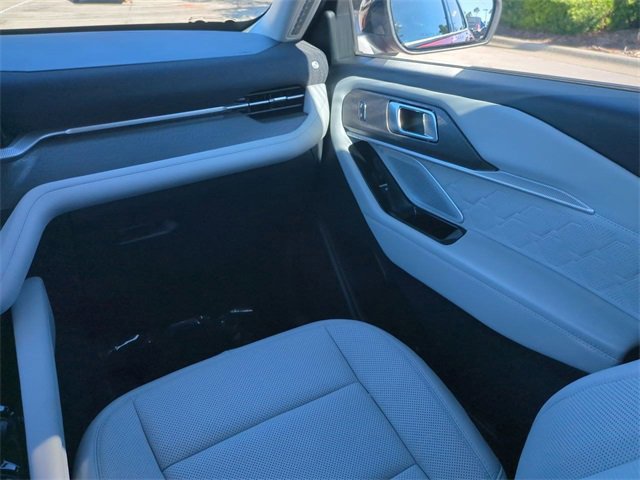 Certified 2025 Ford Explorer Platinum w/ Ultimate Package image 17