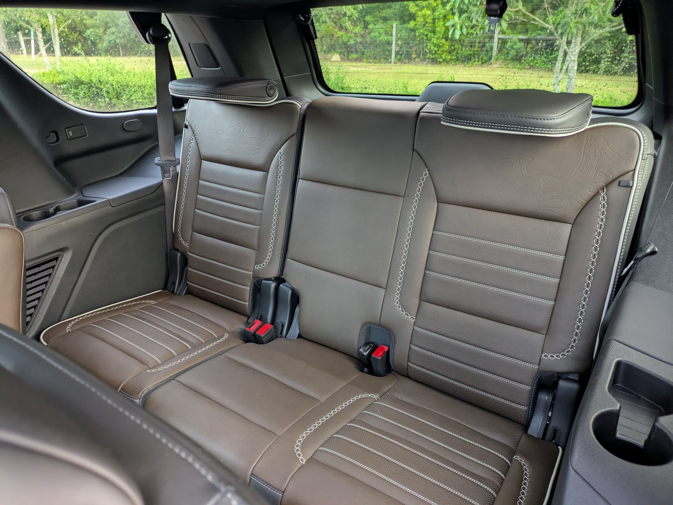 Used 2025 GMC Yukon Denali Ultimate AWD/4WD image 28