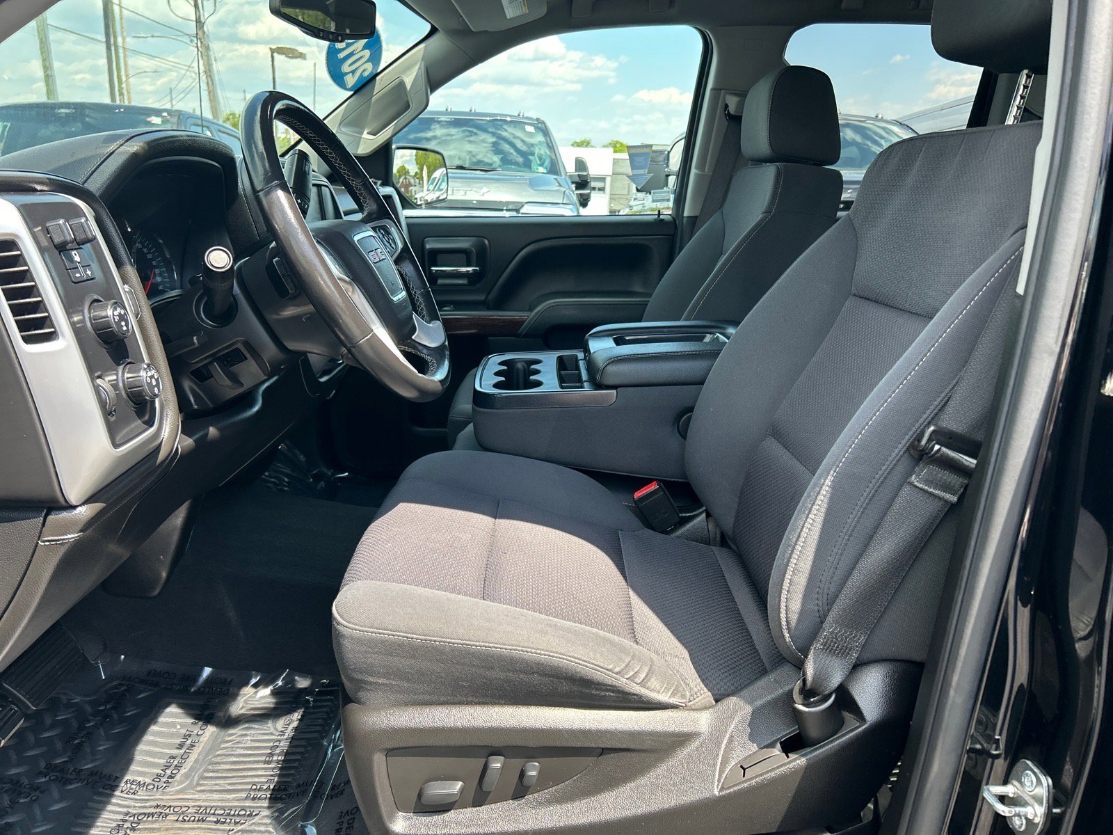 Used 2019 GMC Sierra 1500 SLE w/ Black Pack AWD/4WD image 7