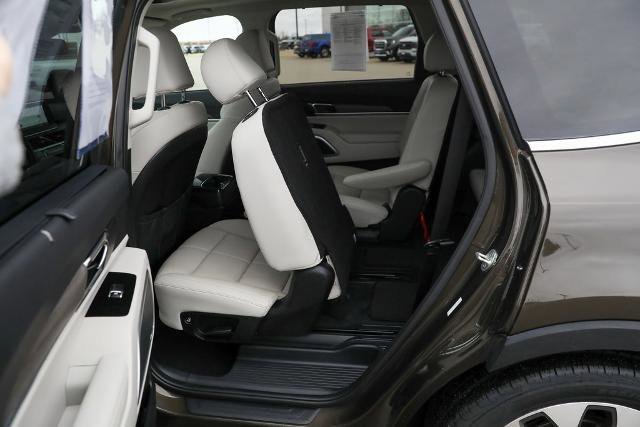 Used 2022 Kia Telluride EX w/ EX Premium Package image 28