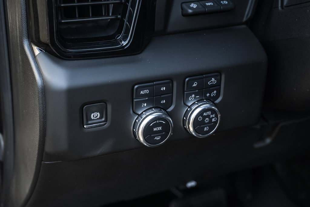Used 2025 GMC Sierra 2500 AT4X AWD/4WD image 23