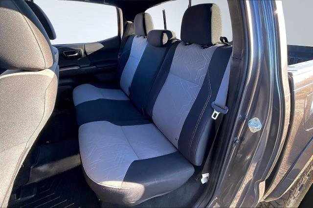 Used 2022 Toyota Tacoma TRD Sport w/ Technology Package image 32