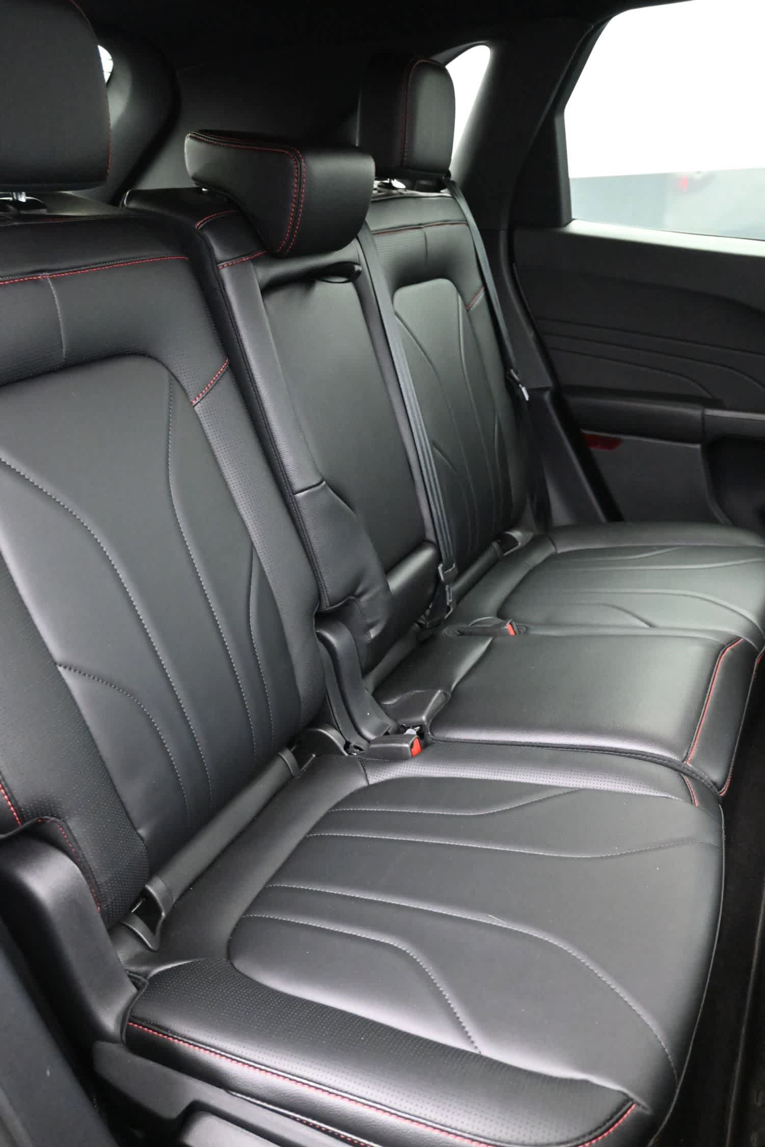 Certified 2025 Ford Escape ST-Line Elite w/ Premium Technology Package AWD/4WD image 17