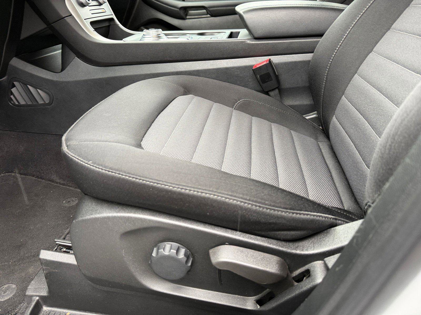 Certified 2022 Ford Edge SE w/ Black Appearance Package image 15