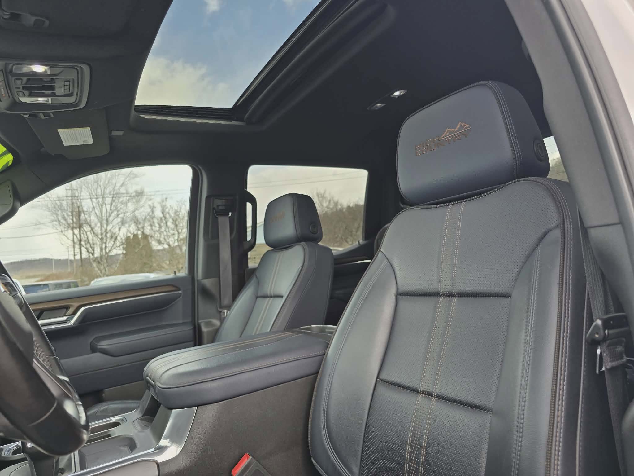 Used 2024 Chevrolet Silverado 1500 High Country w/ High Country Premium Package image 12