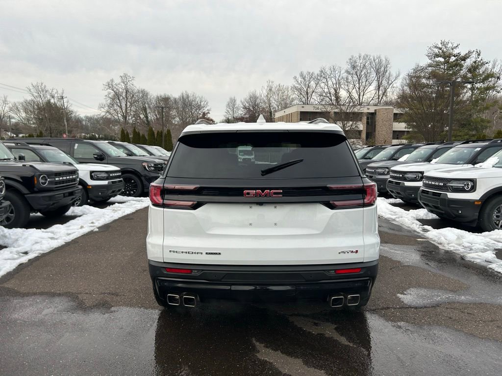 Used 2024 GMC Acadia AT4 w/ Luxury Package image 4