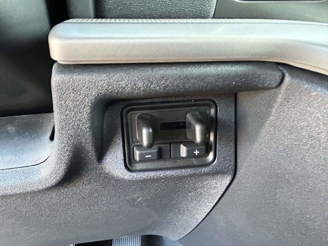 Certified 2025 Ford Expedition Active AWD/4WD image 30