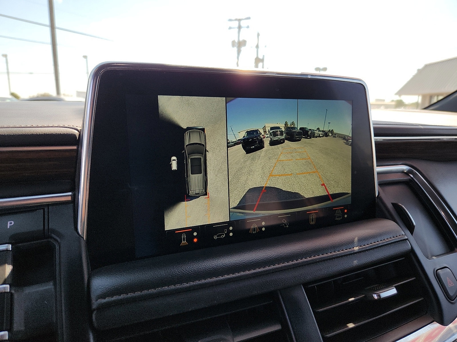 Used 2024 Chevrolet Suburban High Country w/ Advanced Technology Package image 11