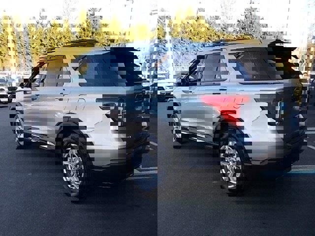 Certified 2022 Ford Explorer XLT image 7