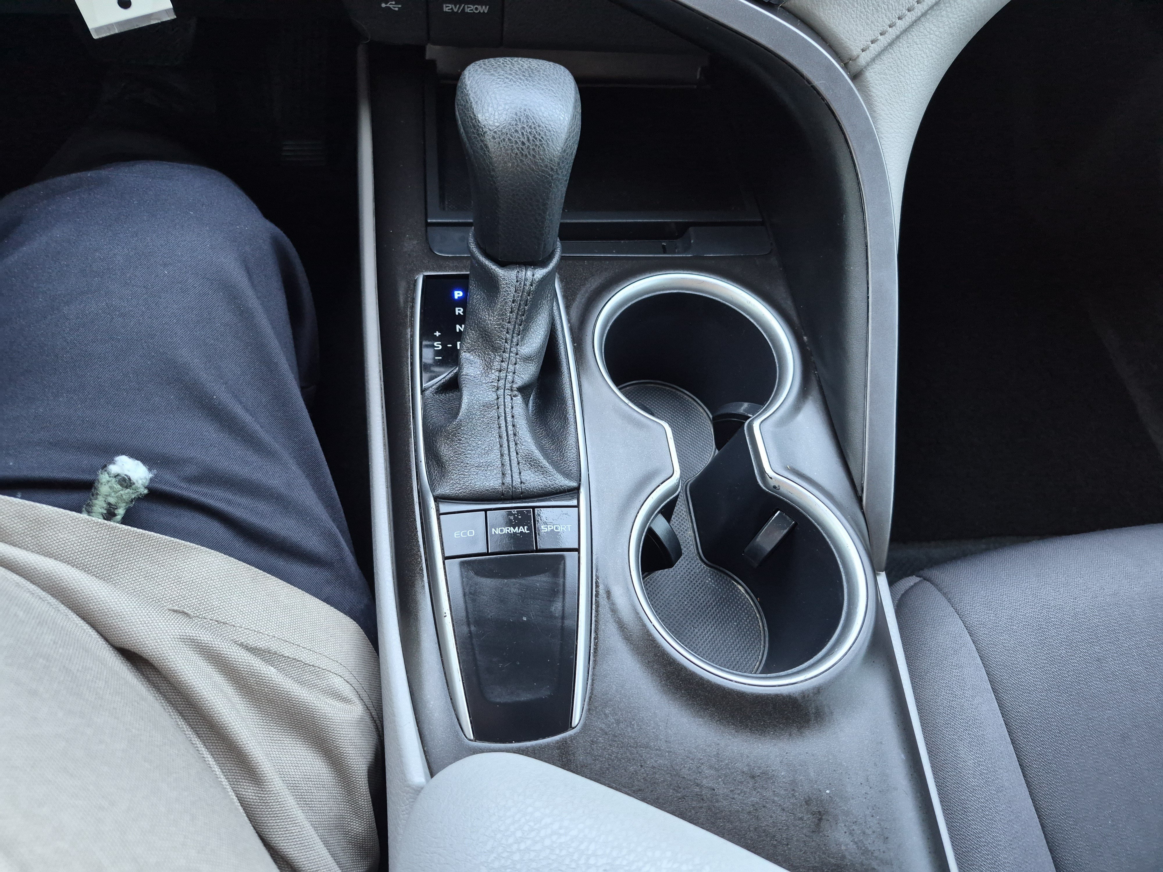 Used 2024 Toyota Camry LE FWD image 27
