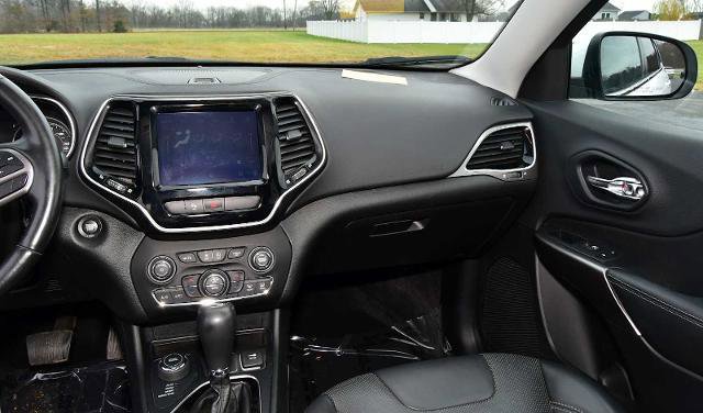 Used 2019 Jeep Cherokee Limited image 20