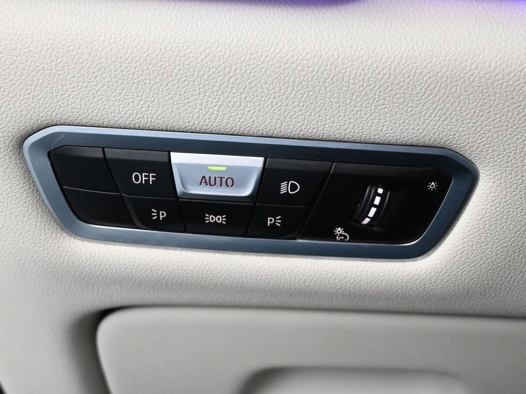 Used 2022 BMW X5 M50i w/ Executive Package image 41