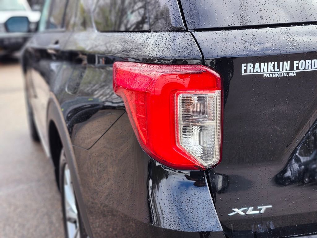 Certified 2022 Ford Explorer XLT w/ Equipment Group 202A image 9