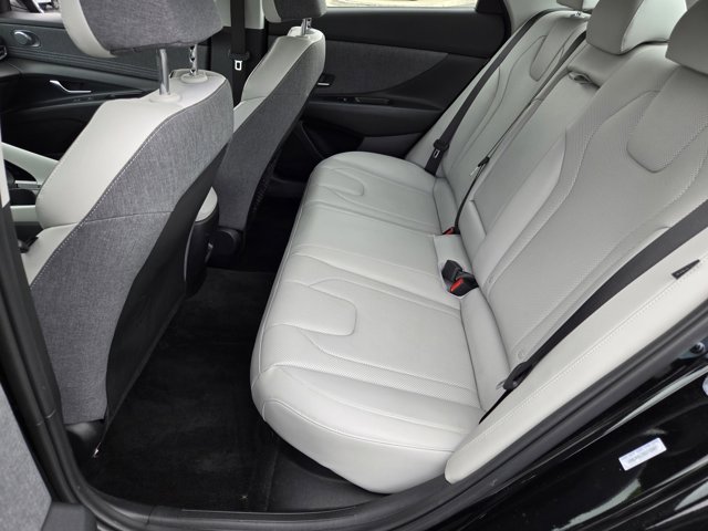 Used 2025 Hyundai Elantra Limited FWD image 10