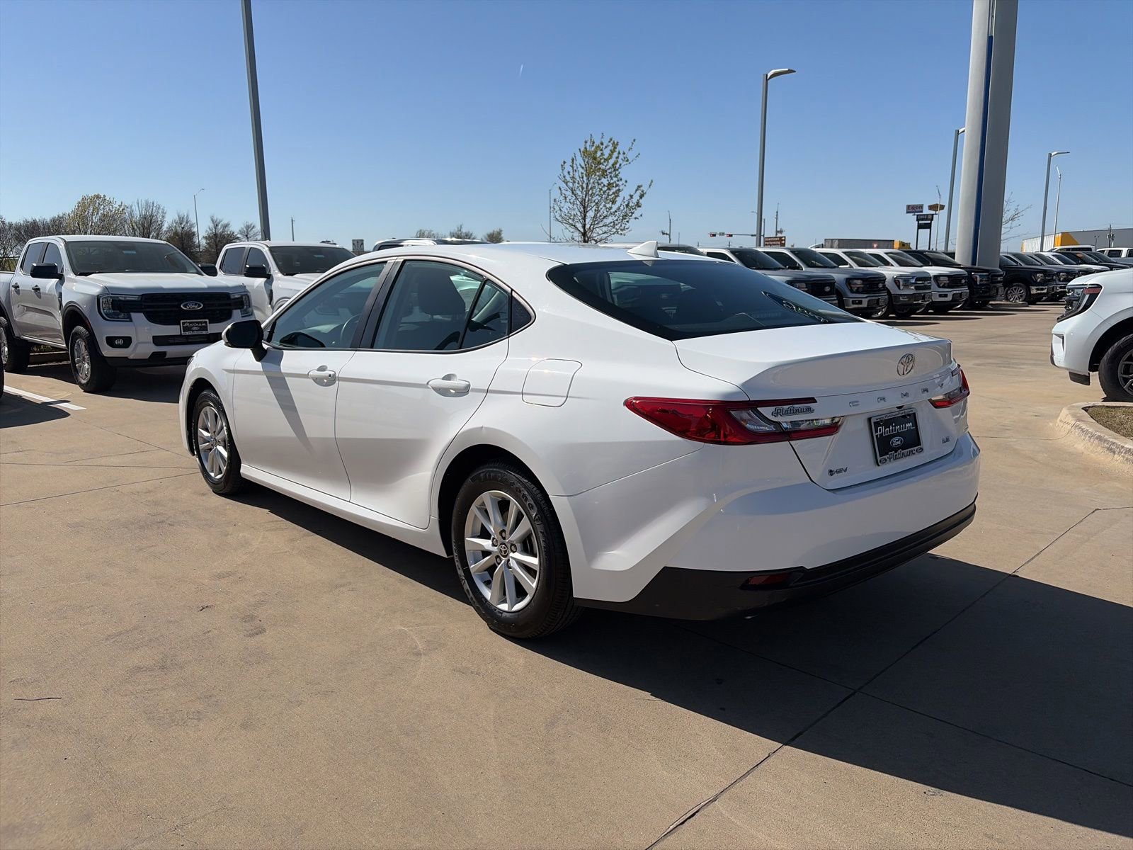 Used 2025 Toyota Camry LE image 4
