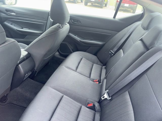 Used 2024 Nissan Altima 2.5 SV FWD image 13