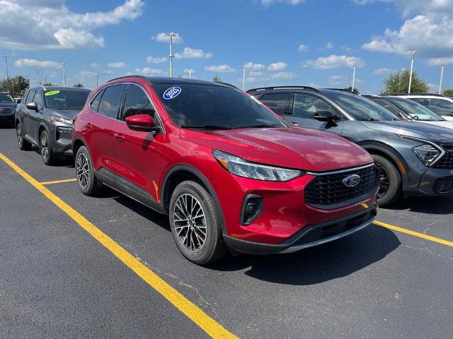 Certified 2025 Ford Escape SE FWD image 1