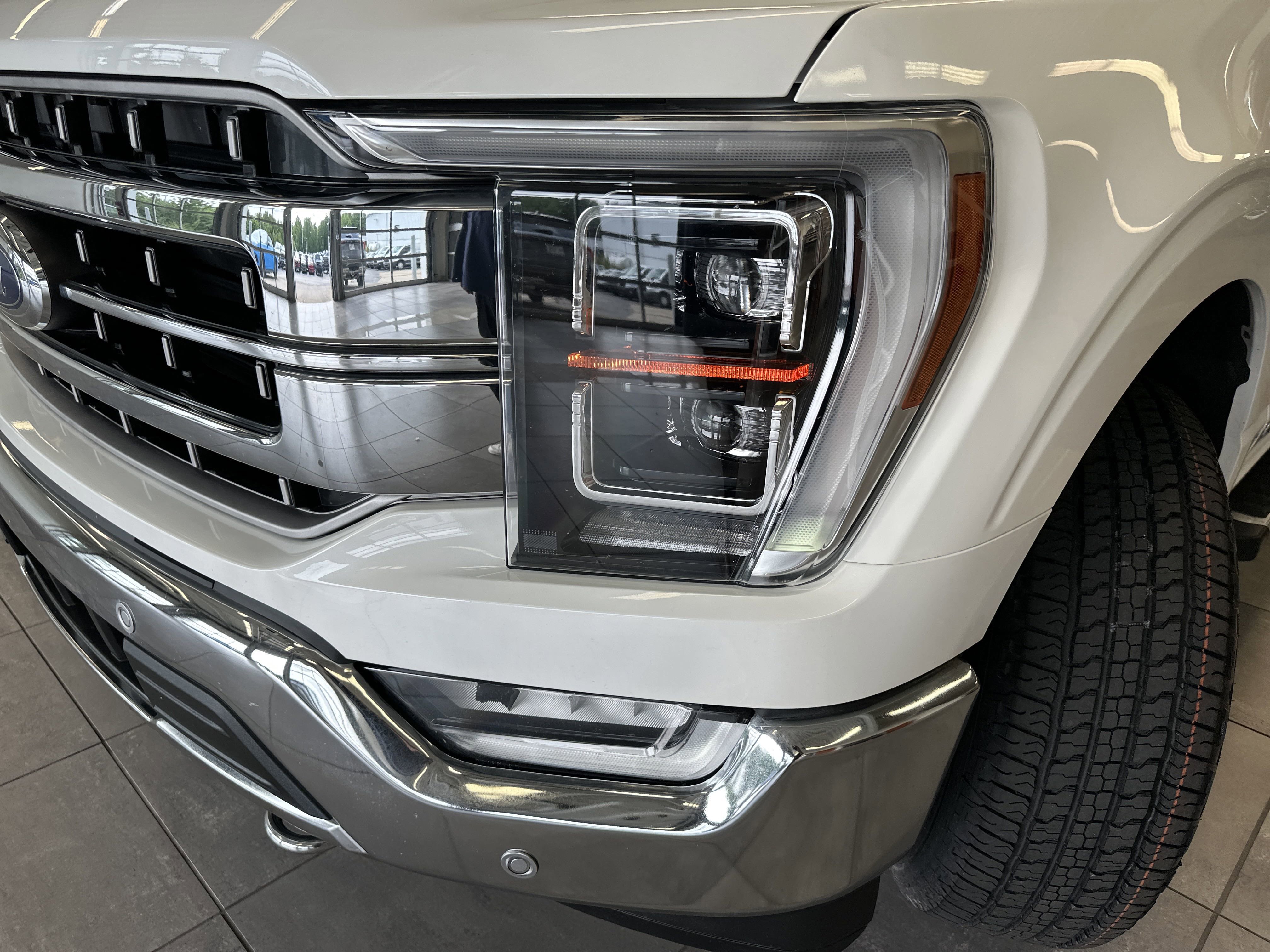 Certified 2022 Ford F150 Lariat w/ Equipment Group 502A High image 21