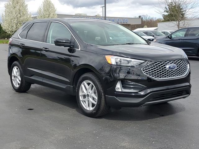 Certified 2024 Ford Edge SEL w/ Convenience Package AWD/4WD image 2