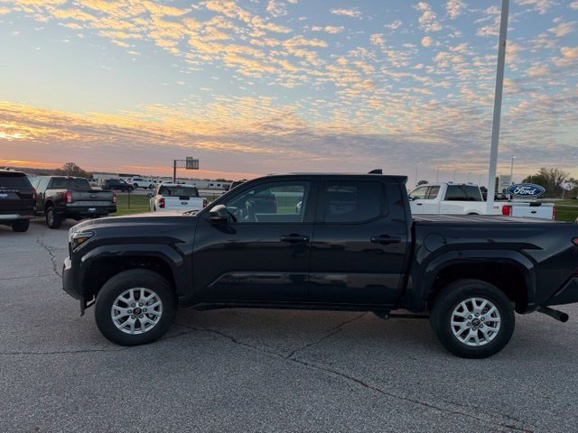 Used 2026 Toyota Tacoma SR5 w/ SR5 Upgrade Package AWD/4WD image 6