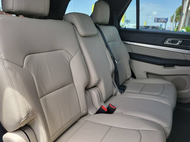 Certified 2018 Ford Explorer XLT w/ Equipment Group 202A FWD image 17