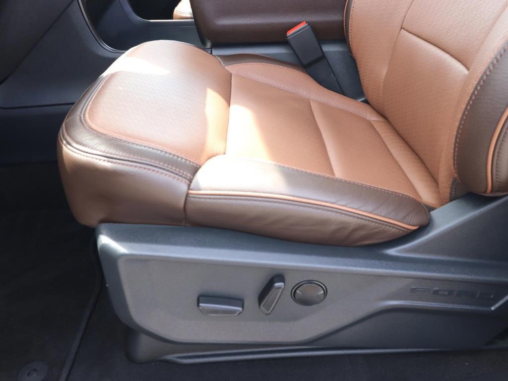 Certified 2025 Ford Expedition King Ranch image 19