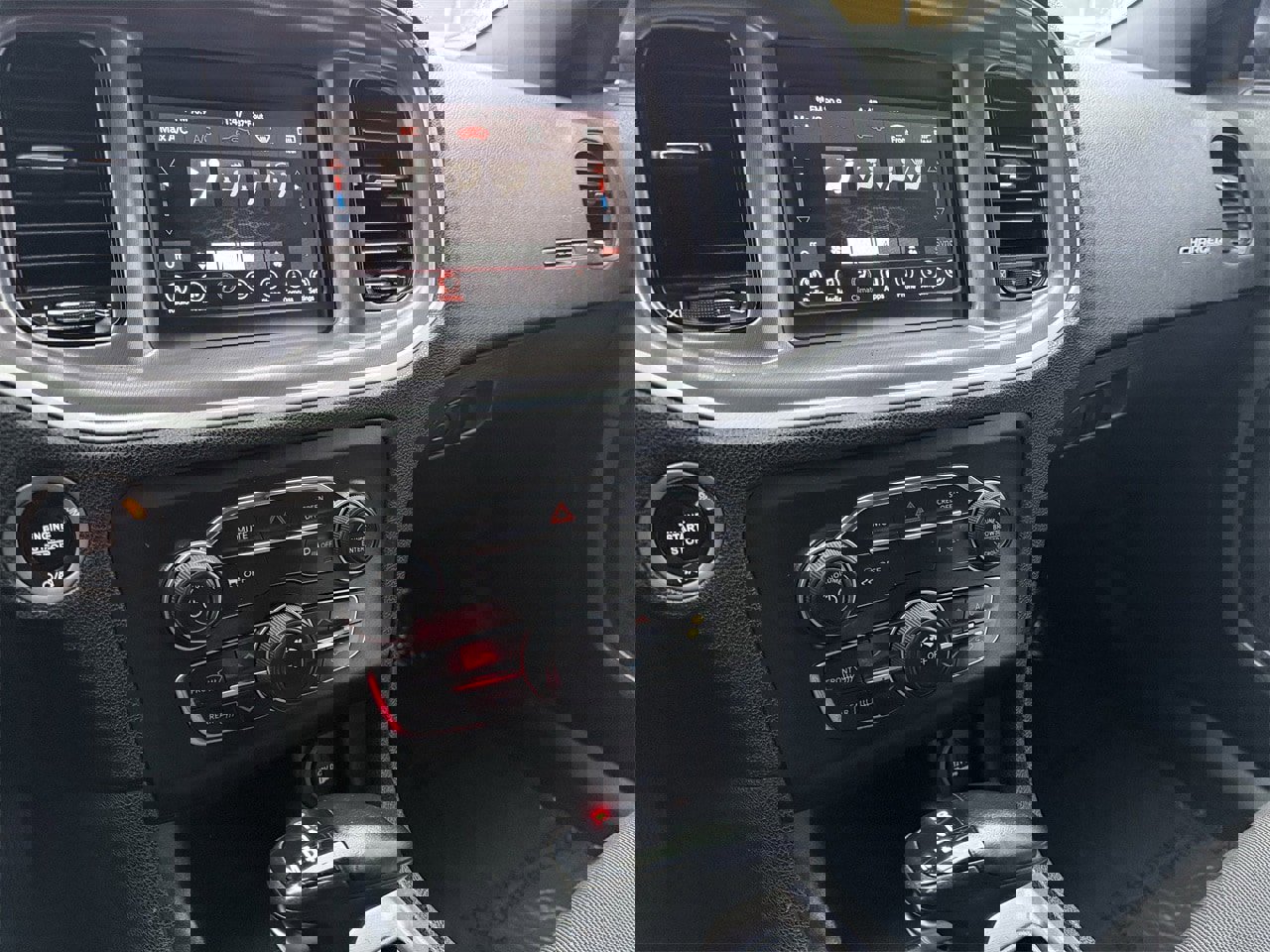 Used 2021 Dodge Charger SXT w/ Blacktop Package image 16