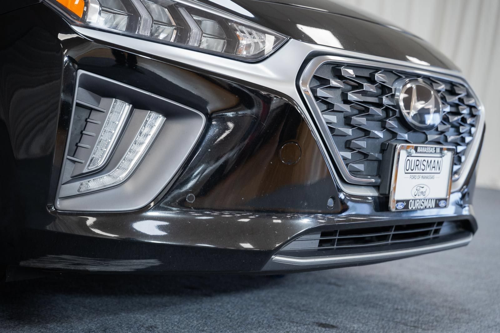 Used 2020 Hyundai Ioniq Limited FWD image 15