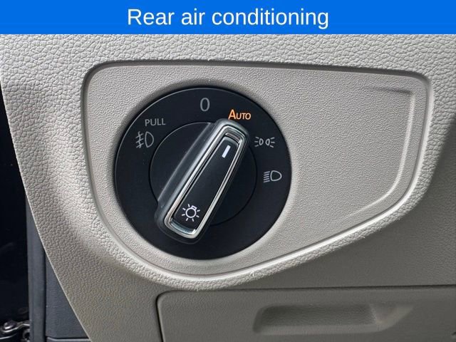 Used 2018 Volkswagen Atlas SEL w/ R-Line Package AWD/4WD image 13