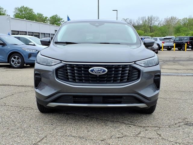 Certified 2023 Ford Escape Active w/ Tech Pack #2 AWD/4WD image 2