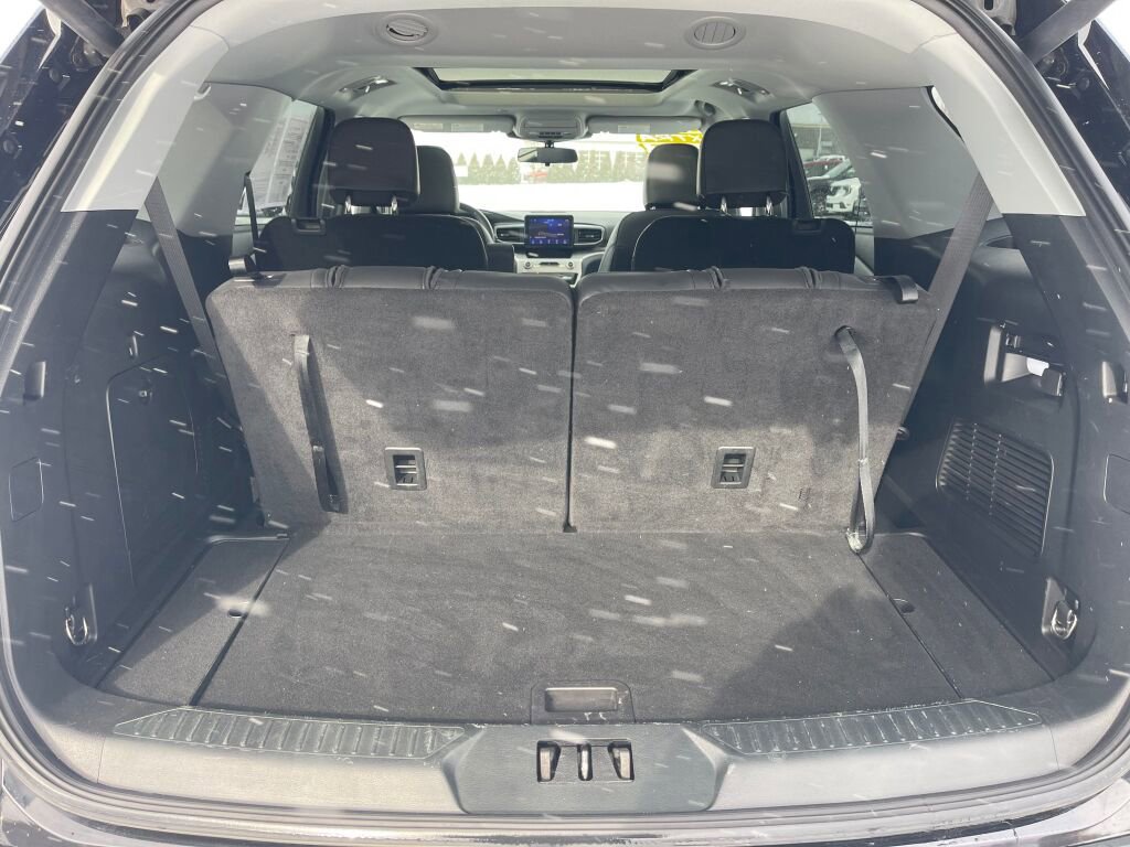 Certified 2022 Ford Explorer XLT w/ Equipment Group 202A image 24