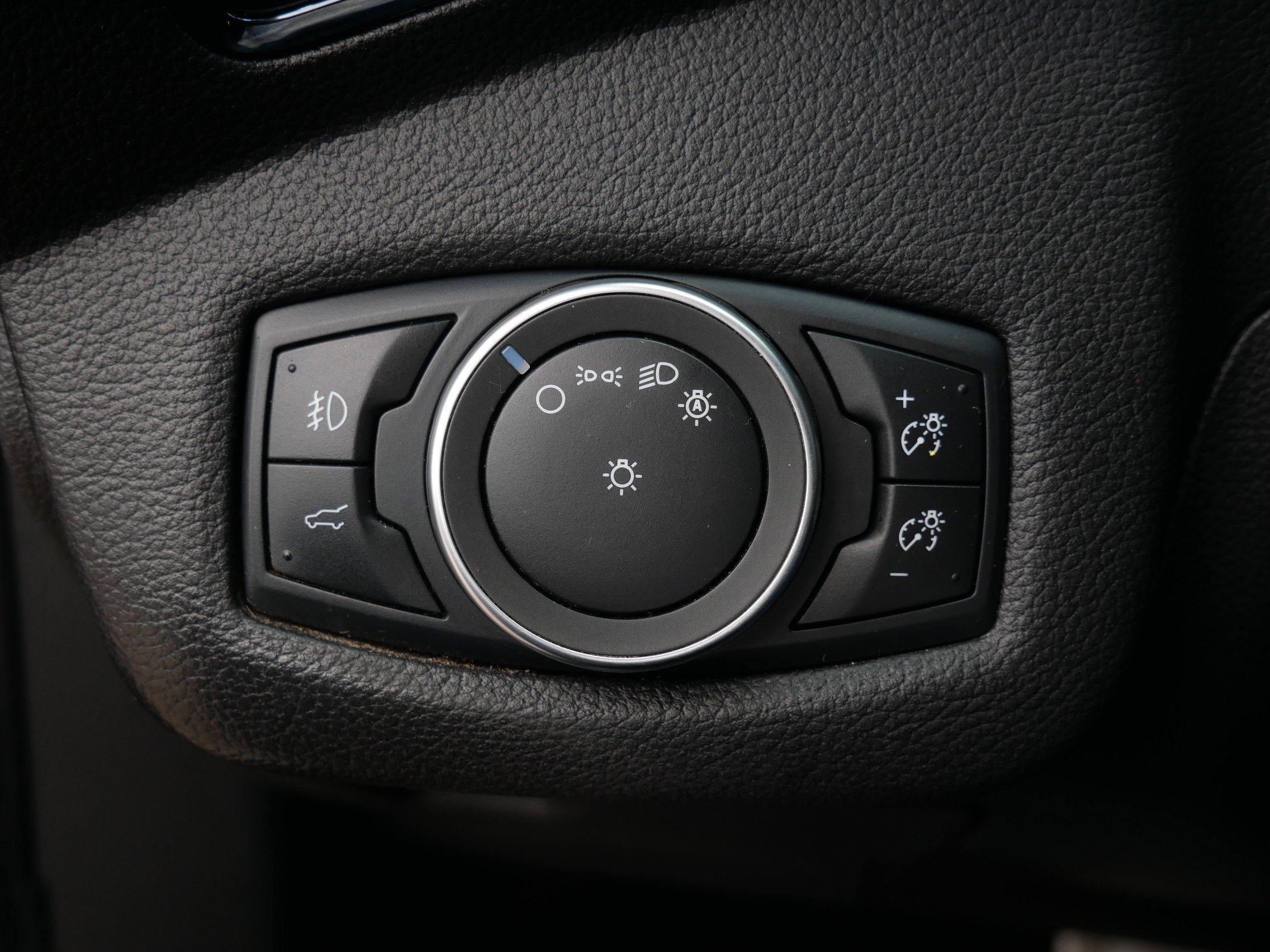 Certified 2019 Ford Escape Titanium AWD/4WD image 26