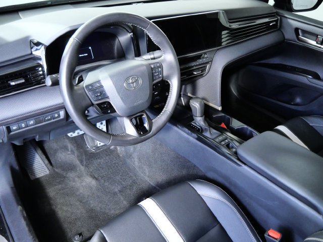 Used 2025 Toyota Camry SE w/ Multimedia Upgrade Package AWD/4WD image 3