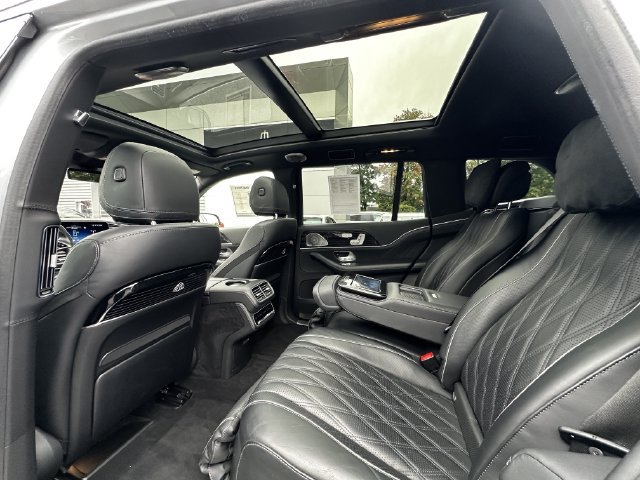 Used 2024 Mercedes-Benz Maybach GLS 600 4MATIC image 18