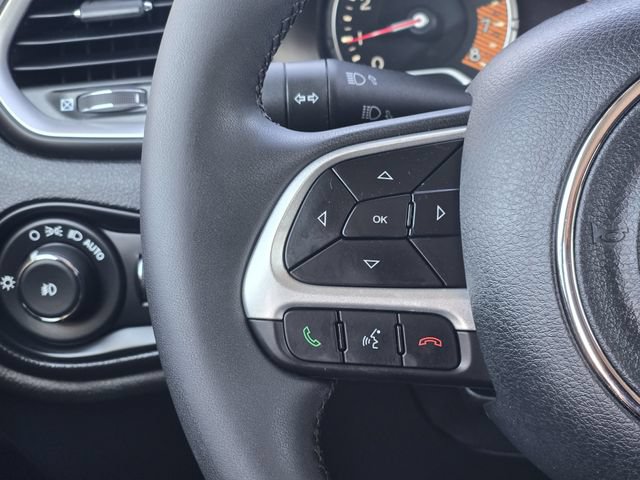 Used 2021 Jeep Renegade Latitude FWD image 26