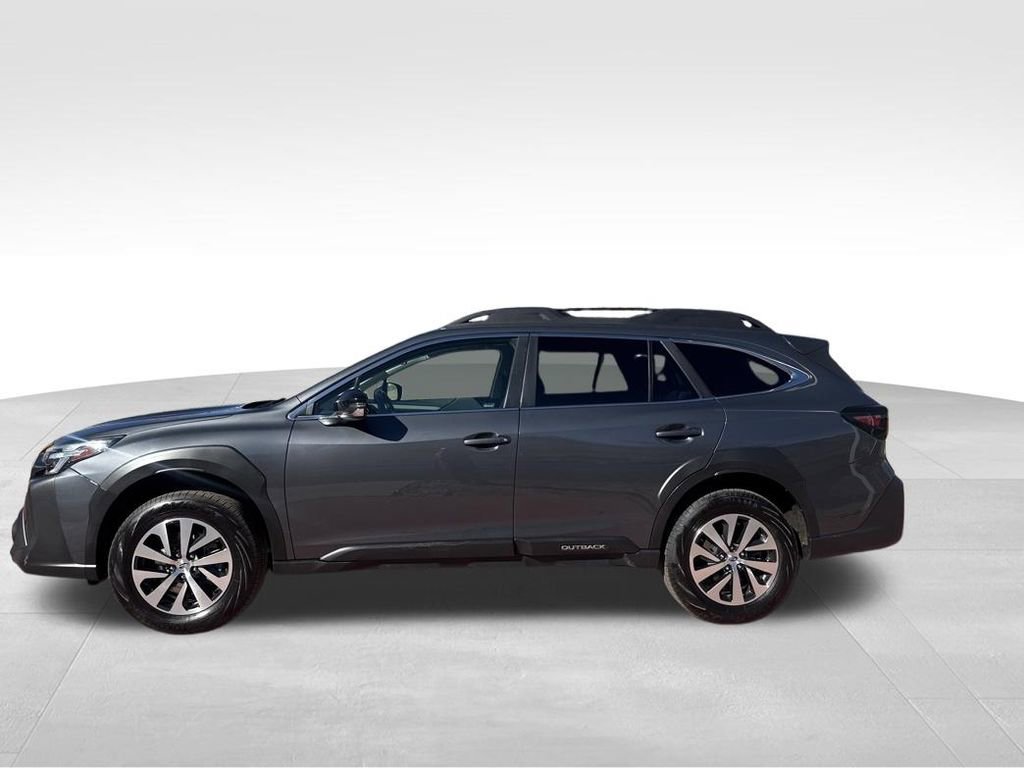Used 2023 Subaru Outback Premium AWD/4WD image 4