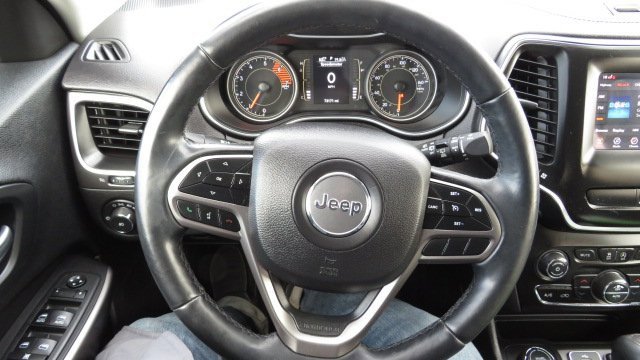 Used 2019 Jeep Cherokee Latitude Plus w/ Comfort/Convenience Group image 22