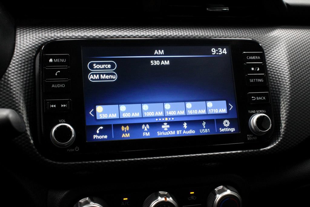 Used 2024 Nissan Kicks SV FWD image 3