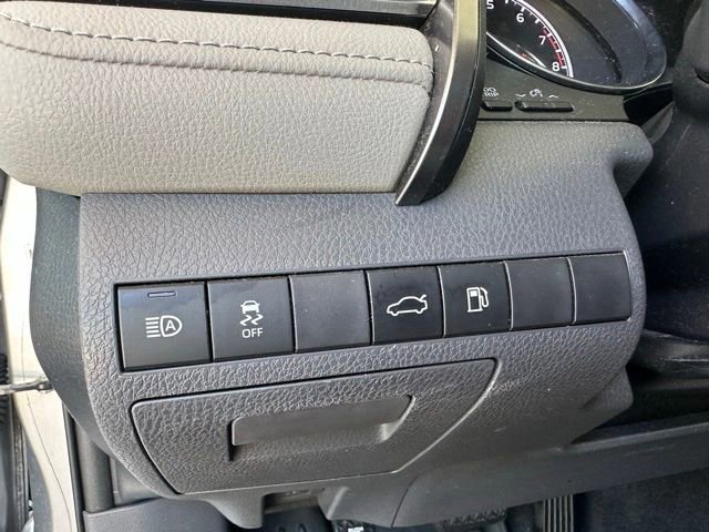 Used 2018 Toyota Camry LE FWD image 21