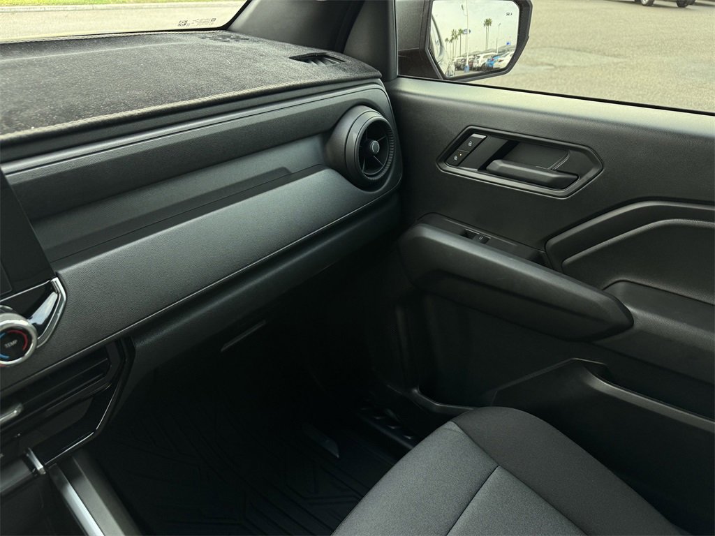 Used 2026 Chevrolet Colorado W/T w/ WT Custom Package image 28