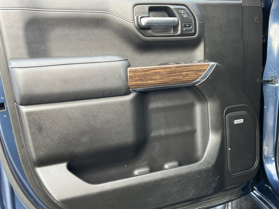 Used 2022 Chevrolet Silverado 1500 High Country w/ Technology Package image 24