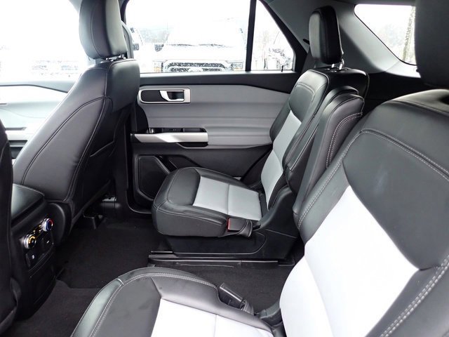 Certified 2023 Ford Explorer XLT w/ Equipment Group 202A image 18